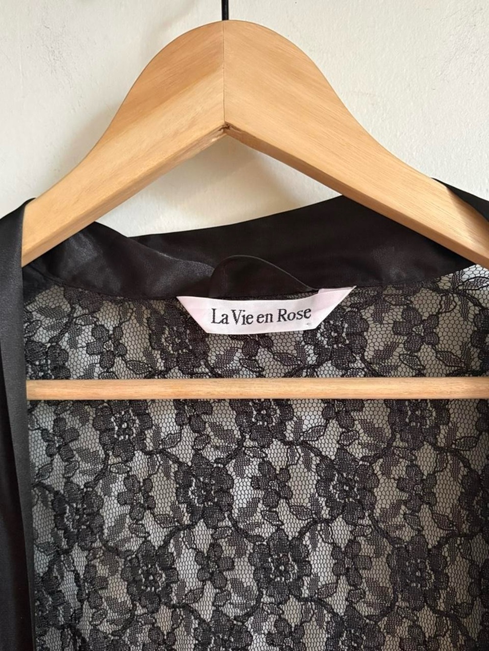 Vintage satin lace kimono cover-up - Picture 5 of 5